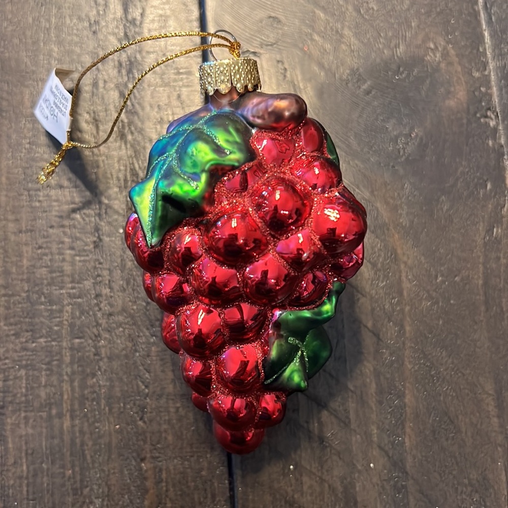 NWT - grape stem with leaf ornament from Macy’s